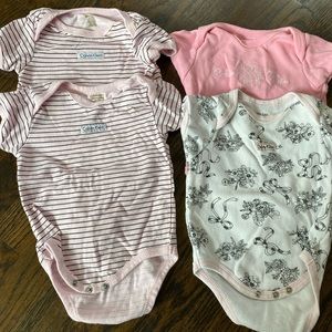 BUNDLE Calvin Klein onsies